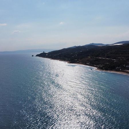 Holiday Home Sea Front Loutra Elevtheron Екстериор снимка