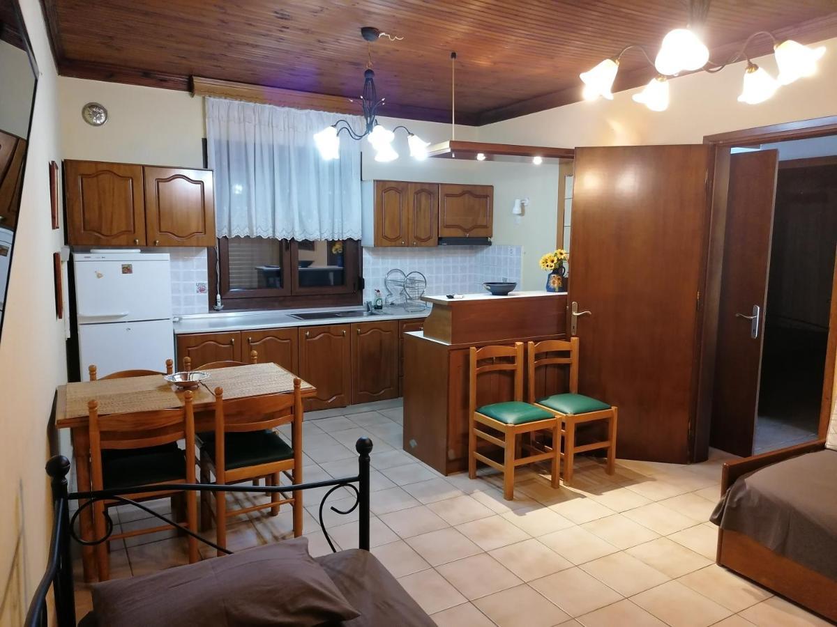 Holiday Home Sea Front Loutra Elevtheron Екстериор снимка