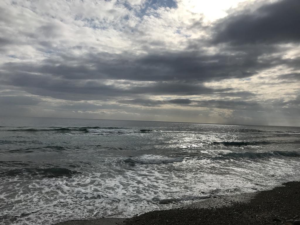 Holiday Home Sea Front Loutra Elevtheron Екстериор снимка